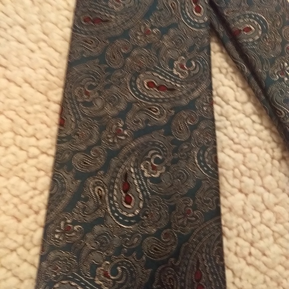 Oscar de la Renta paisley tie *5 - Picture 2 of 3